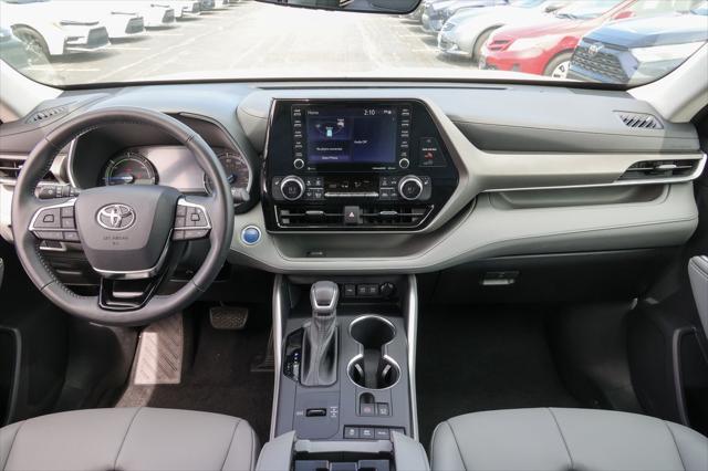 used 2021 Toyota Highlander Hybrid car, priced at $45,999
