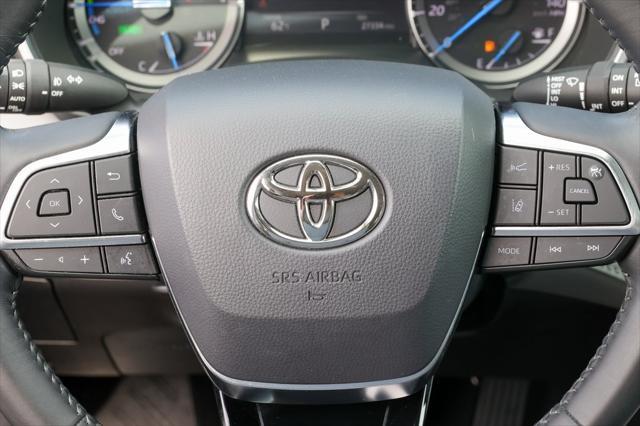 used 2021 Toyota Highlander Hybrid car, priced at $45,999