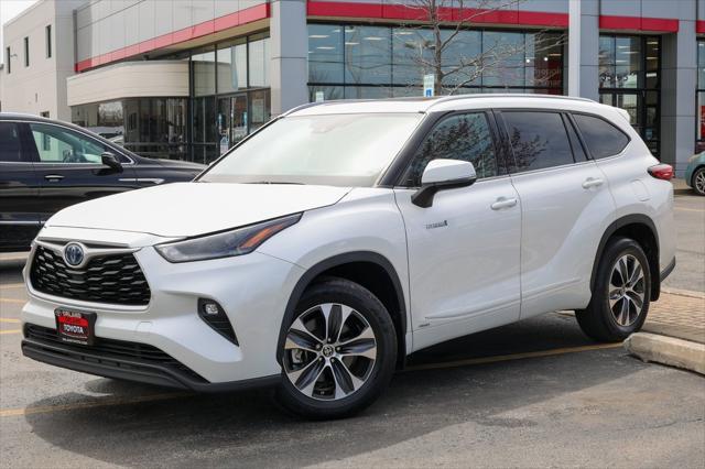 used 2021 Toyota Highlander Hybrid car, priced at $45,999