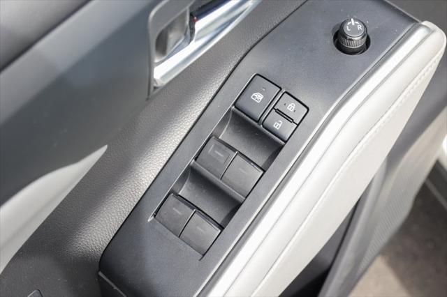 used 2021 Toyota Highlander Hybrid car, priced at $45,999