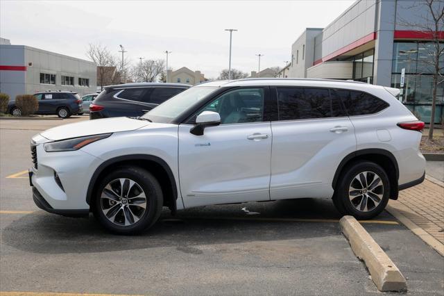 used 2021 Toyota Highlander Hybrid car, priced at $45,999