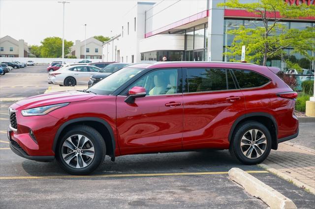 used 2021 Toyota Highlander car, priced at $36,999
