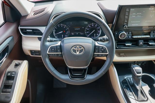 used 2021 Toyota Highlander car, priced at $36,999