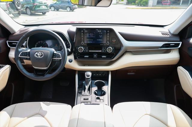 used 2021 Toyota Highlander car, priced at $36,999