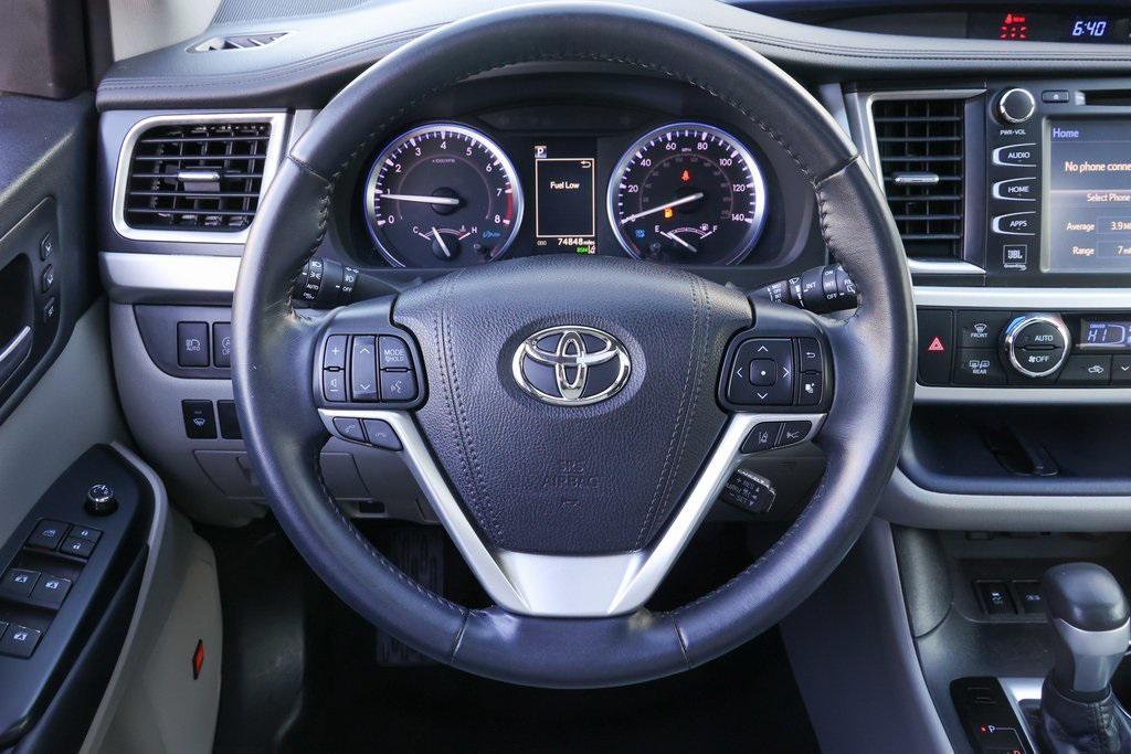 used 2019 Toyota Highlander car, priced at $31,999