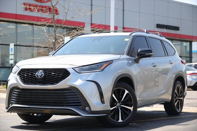 used 2021 Toyota Highlander car, priced at $38,499