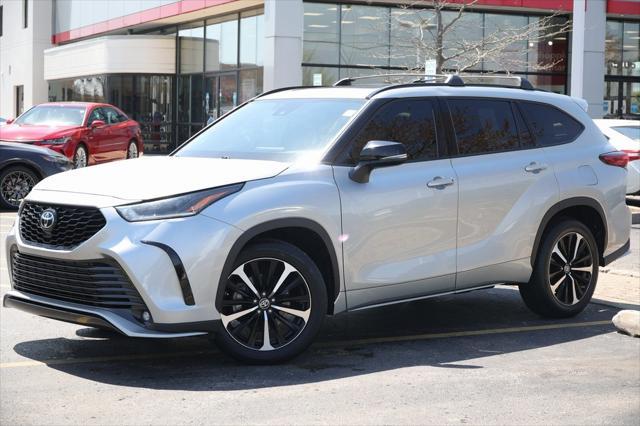 used 2021 Toyota Highlander car, priced at $38,499