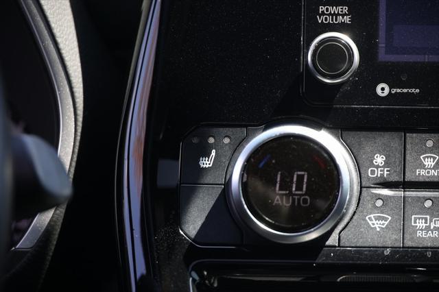 used 2021 Toyota Highlander car, priced at $38,499