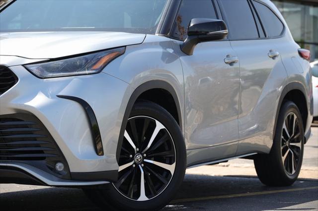 used 2021 Toyota Highlander car, priced at $38,499