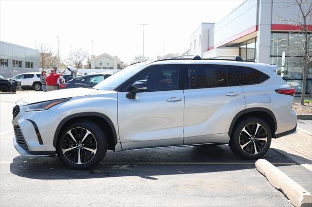 used 2021 Toyota Highlander car, priced at $38,499