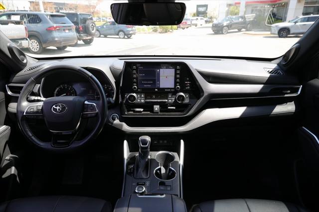 used 2021 Toyota Highlander car, priced at $38,499