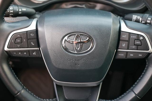 used 2023 Toyota Highlander Hybrid car, priced at $42,999