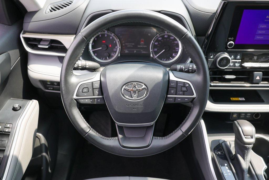 used 2023 Toyota Highlander car, priced at $37,499