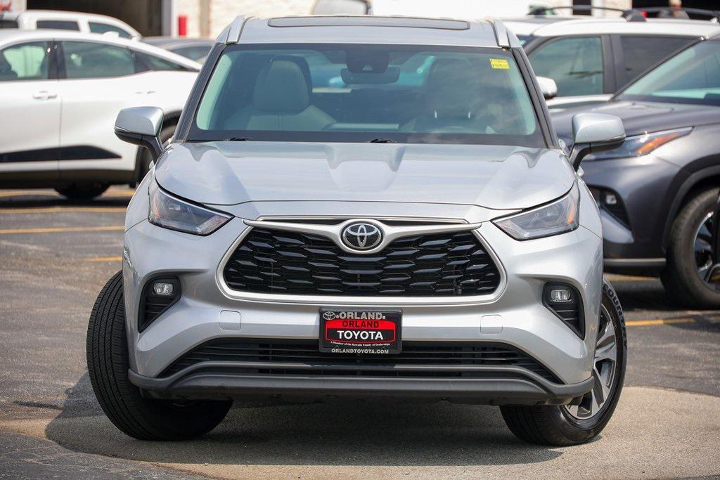 used 2023 Toyota Highlander car, priced at $37,499