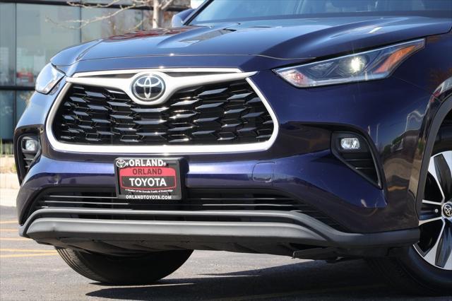used 2021 Toyota Highlander car, priced at $35,999