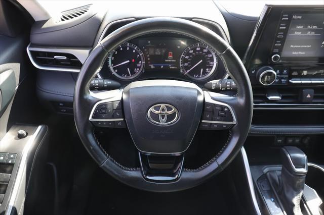 used 2021 Toyota Highlander car, priced at $35,999