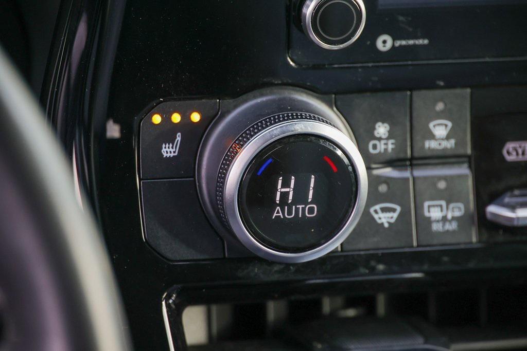 used 2022 Toyota Highlander car, priced at $39,999