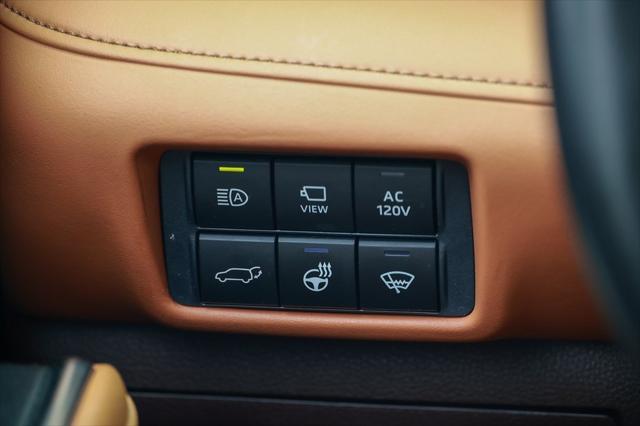 used 2021 Toyota Highlander Hybrid car, priced at $40,499
