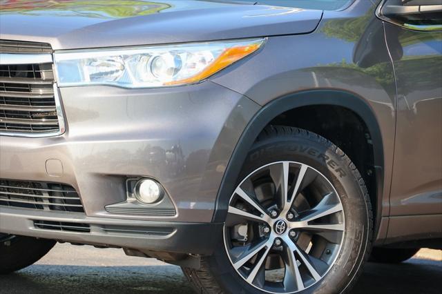 used 2016 Toyota Highlander car, priced at $18,999