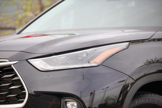 used 2021 Toyota Highlander car, priced at $36,999