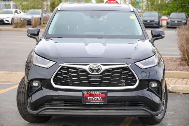 used 2021 Toyota Highlander car, priced at $36,999