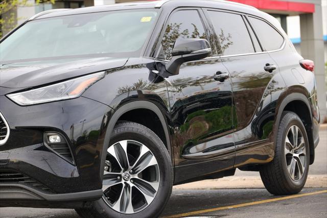 used 2021 Toyota Highlander car, priced at $36,999