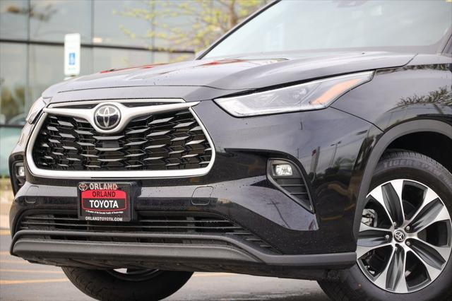 used 2021 Toyota Highlander car, priced at $36,999