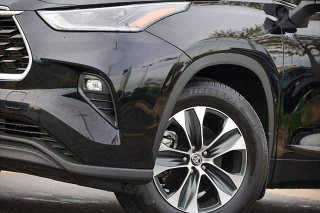 used 2021 Toyota Highlander car, priced at $36,999