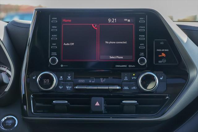 used 2022 Toyota Highlander car, priced at $43,999