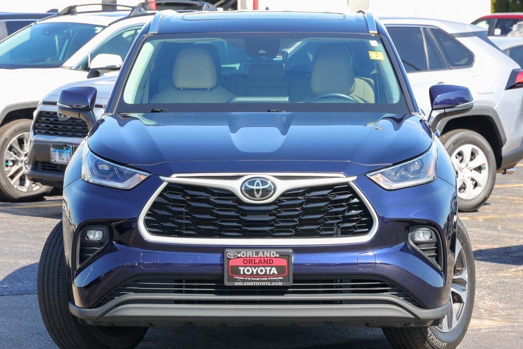 used 2021 Toyota Highlander car, priced at $34,999