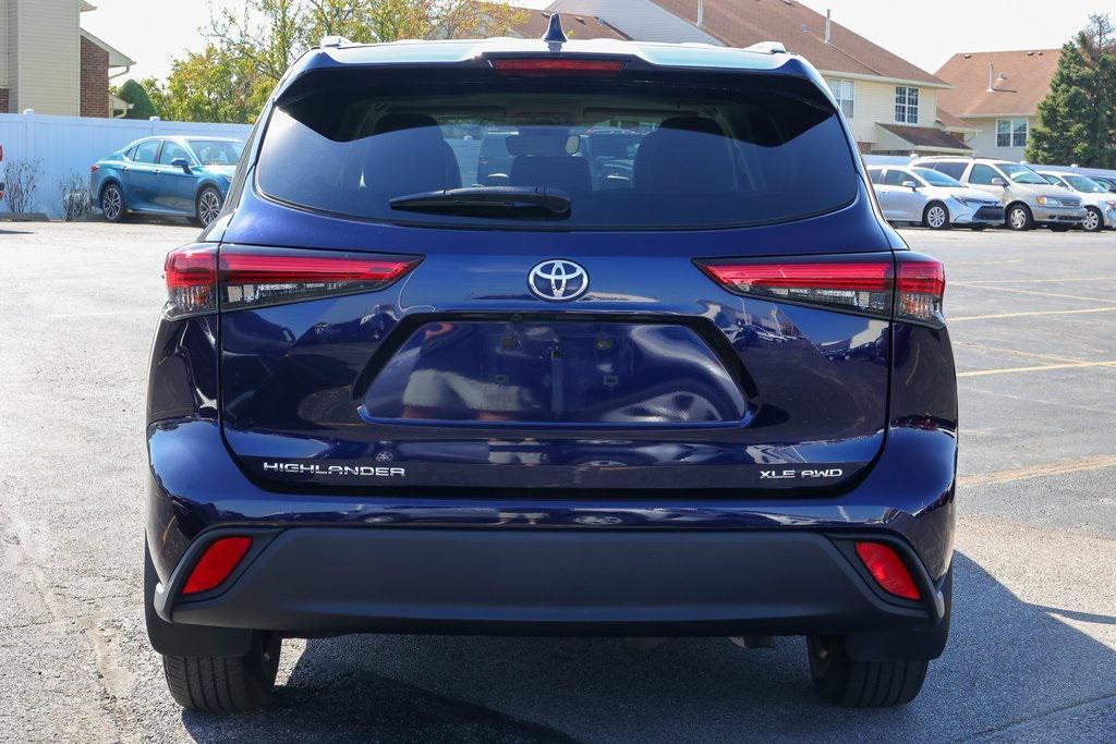 used 2021 Toyota Highlander car, priced at $34,999
