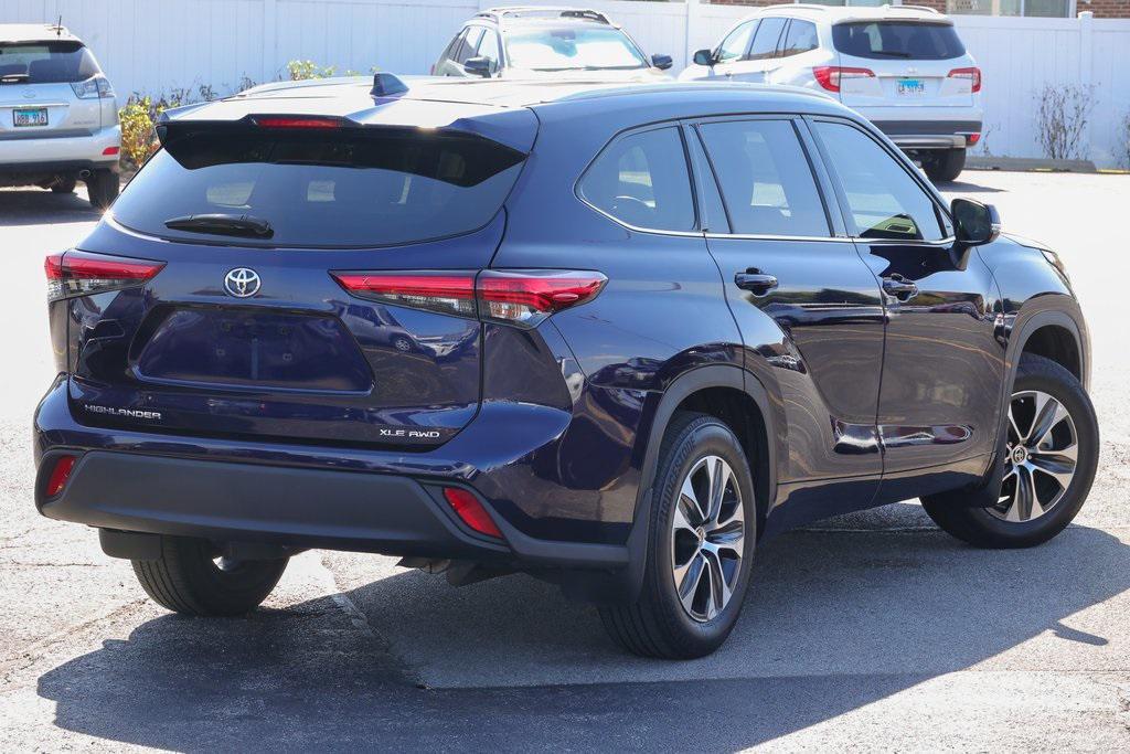 used 2021 Toyota Highlander car, priced at $34,999