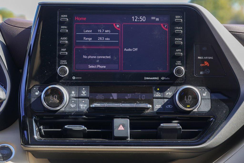 used 2021 Toyota Highlander car, priced at $34,999