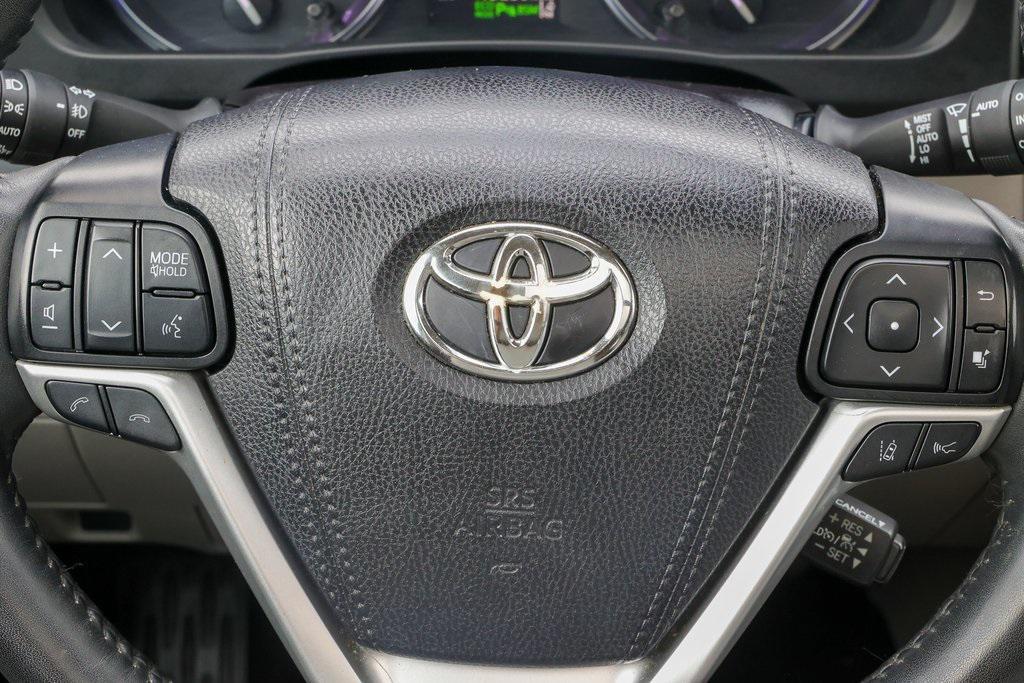 used 2019 Toyota Highlander Hybrid car, priced at $36,999