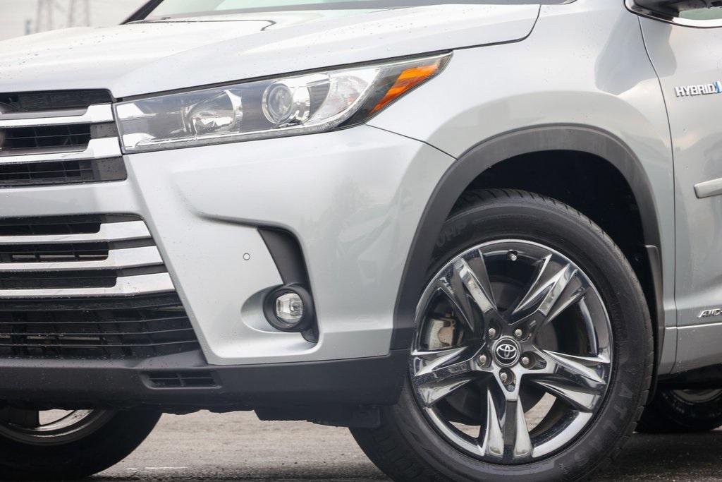 used 2019 Toyota Highlander Hybrid car, priced at $36,999