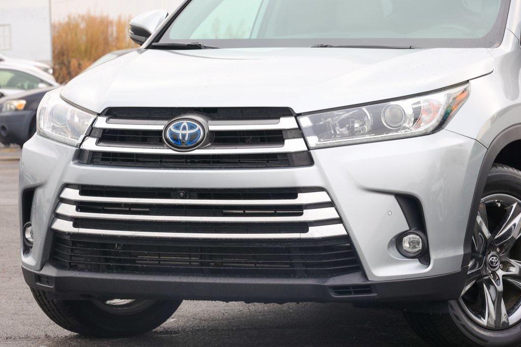 used 2019 Toyota Highlander Hybrid car, priced at $36,999