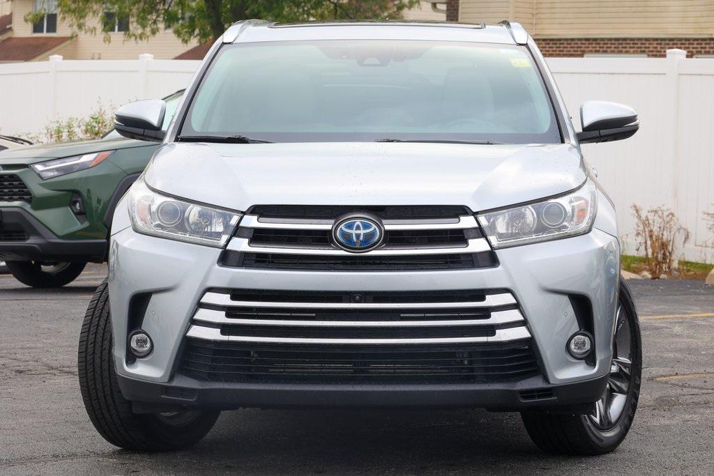 used 2019 Toyota Highlander Hybrid car, priced at $36,999