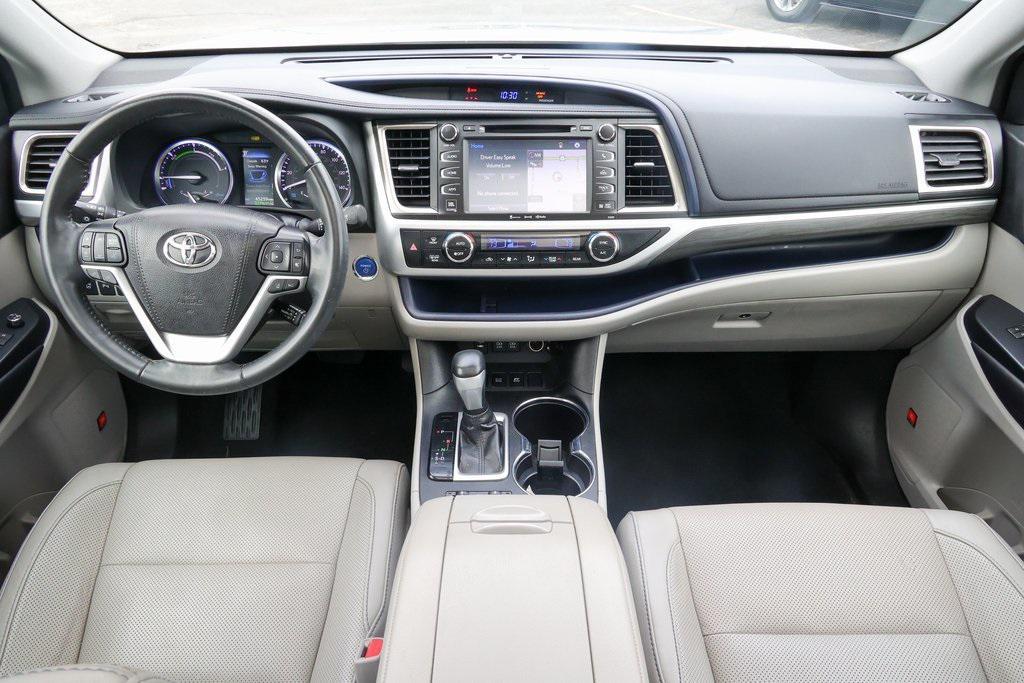 used 2019 Toyota Highlander Hybrid car, priced at $36,999