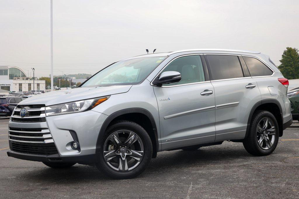 used 2019 Toyota Highlander Hybrid car, priced at $36,999