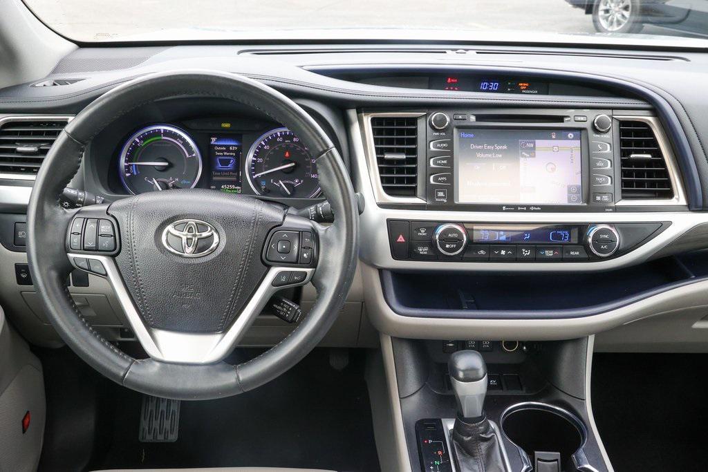 used 2019 Toyota Highlander Hybrid car, priced at $36,999