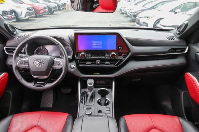 used 2023 Toyota Highlander car, priced at $44,999