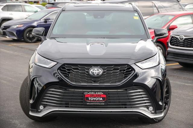 used 2023 Toyota Highlander car, priced at $44,999