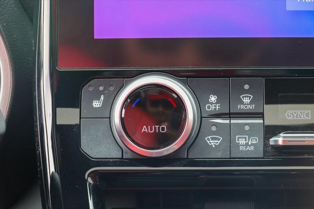 used 2023 Toyota Highlander car, priced at $44,999