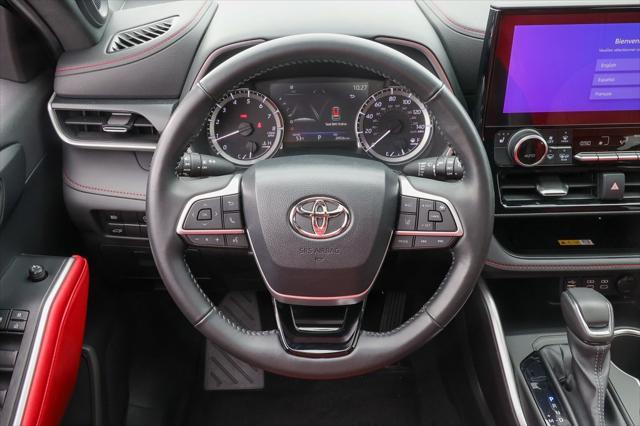 used 2023 Toyota Highlander car, priced at $44,999