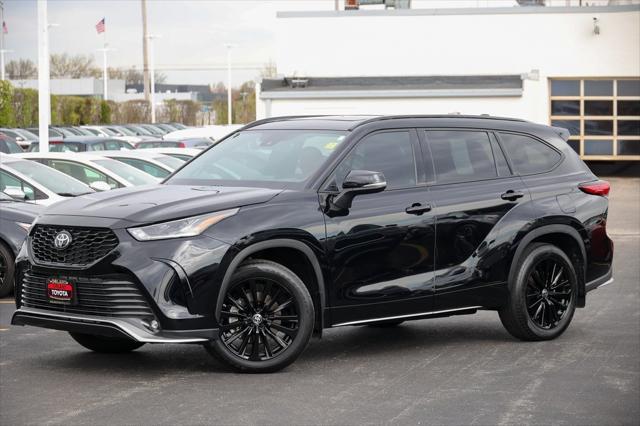 used 2023 Toyota Highlander car, priced at $44,999
