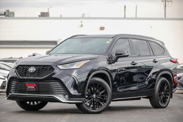 used 2023 Toyota Highlander car, priced at $44,999