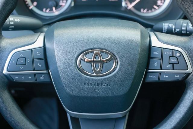 used 2023 Toyota Highlander car, priced at $36,499