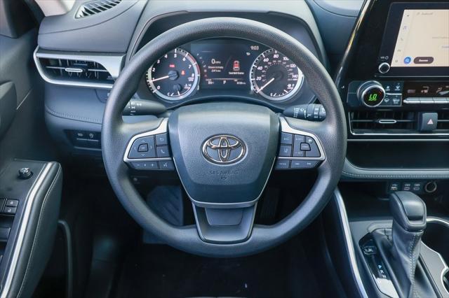 used 2023 Toyota Highlander car, priced at $36,499