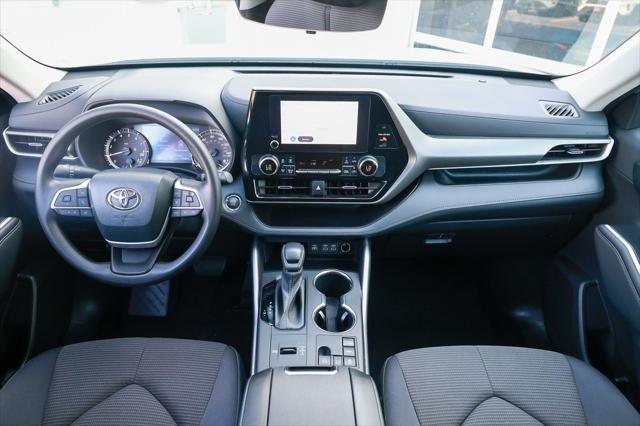 used 2023 Toyota Highlander car, priced at $36,499