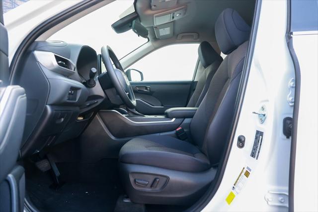 used 2023 Toyota Highlander car, priced at $36,499